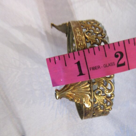 Vintage Ashray In decorative Metal - Picture 9 of 11